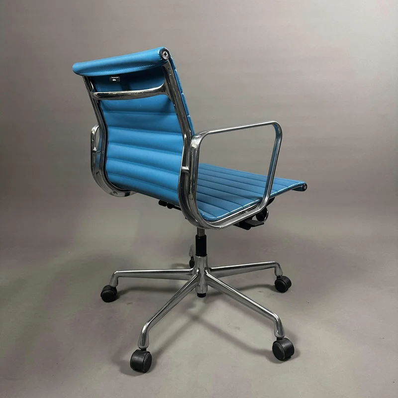 Vitra EA 117 Leder blau