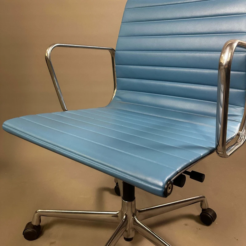 Vitra EA 117 Leder blau
