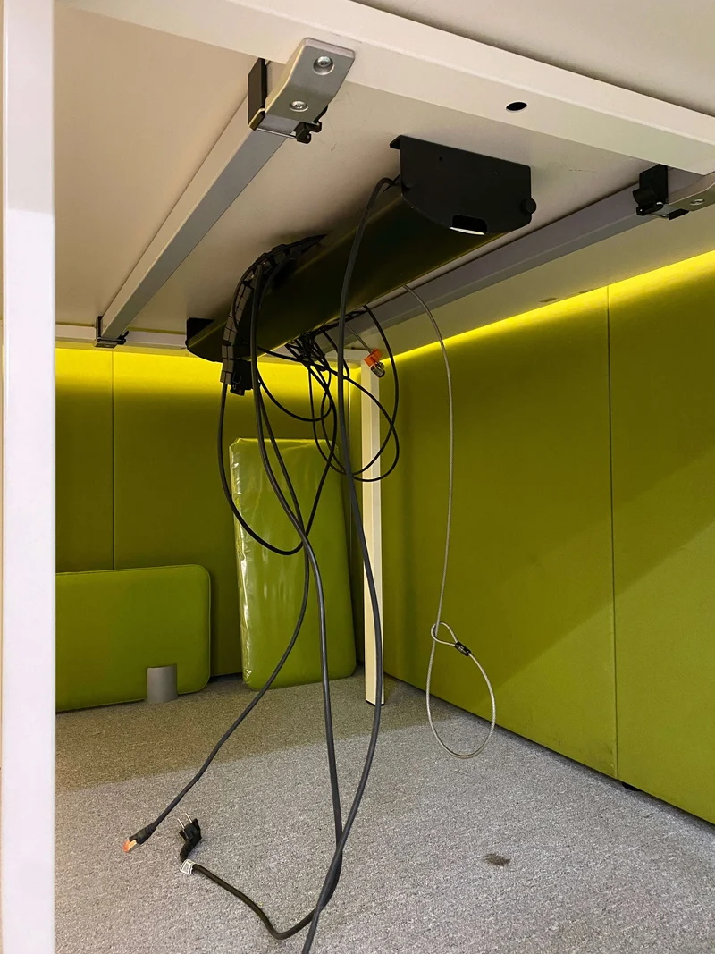 König&Neurath Hochtisch inkl. Elektrifizierung