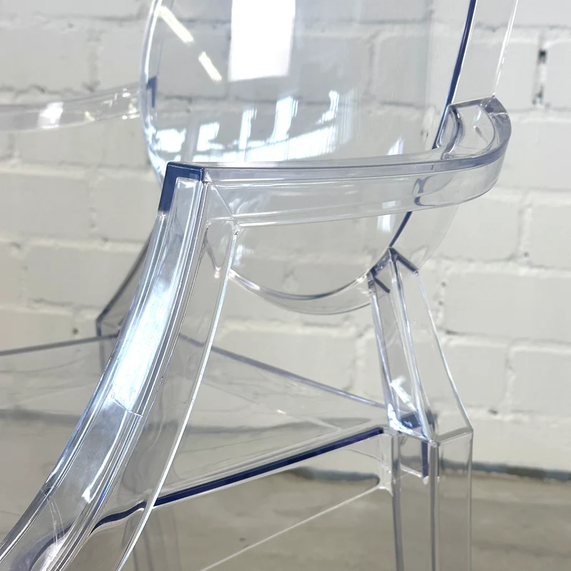 Kartell Louis Ghost Stuhl transparent