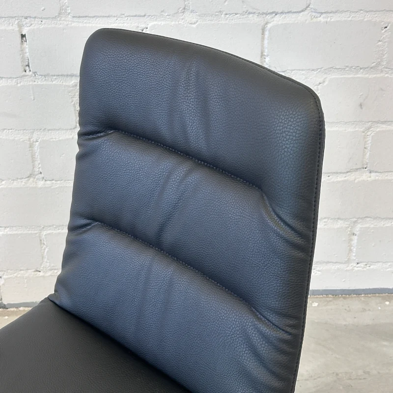 KFF Stuhl arva light schwarz (Neuware)