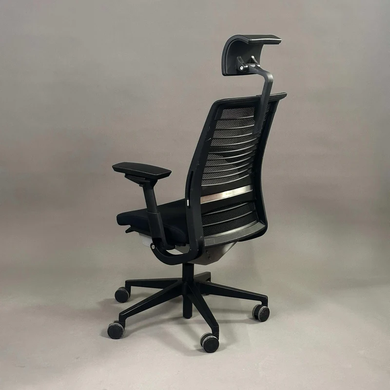 Steelcase Think mit Kopfstütze schwarz