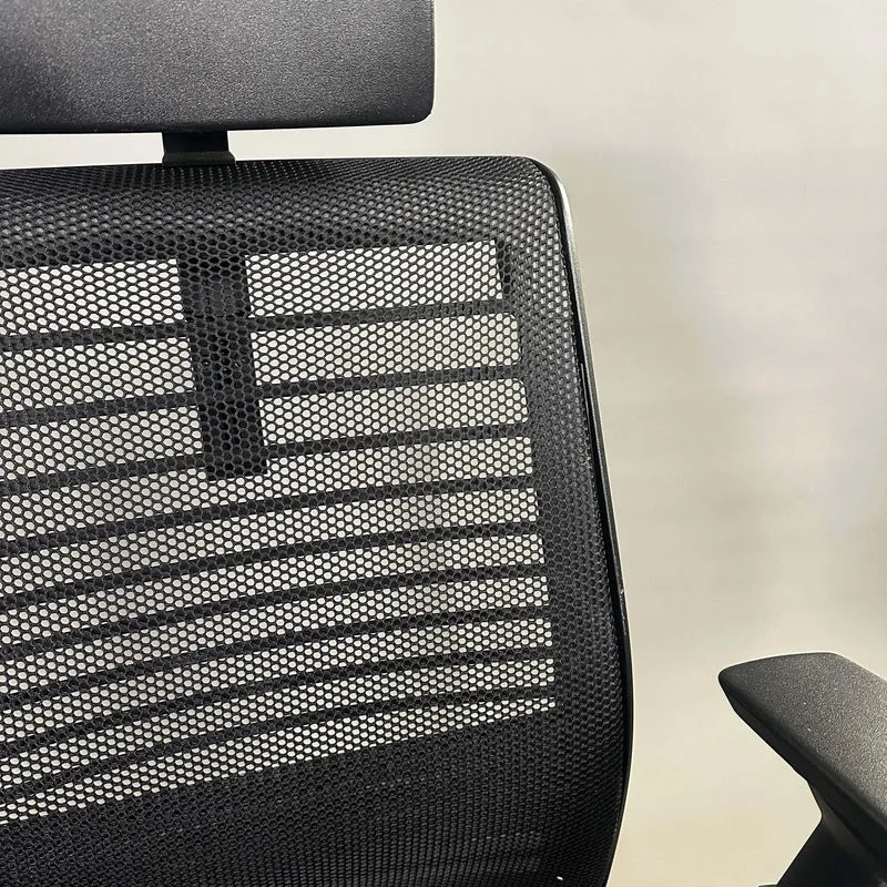 Steelcase Think mit Kopfstütze schwarz