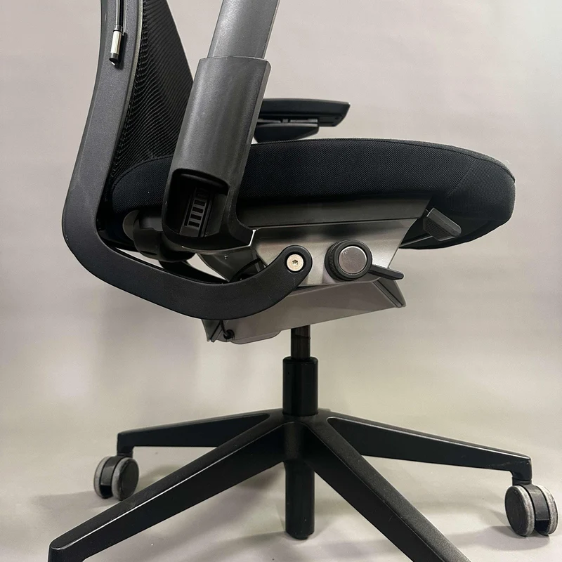 Steelcase Think mit Kopfstütze schwarz