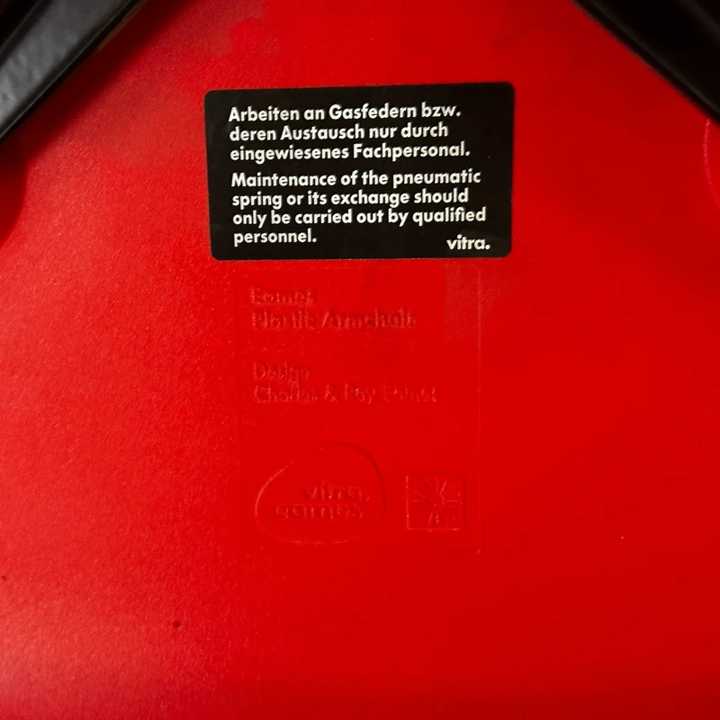 Vitra PACC Plastic Arm Chair rot