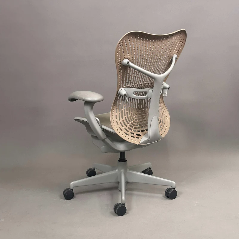 Herman Miller Mirra 1