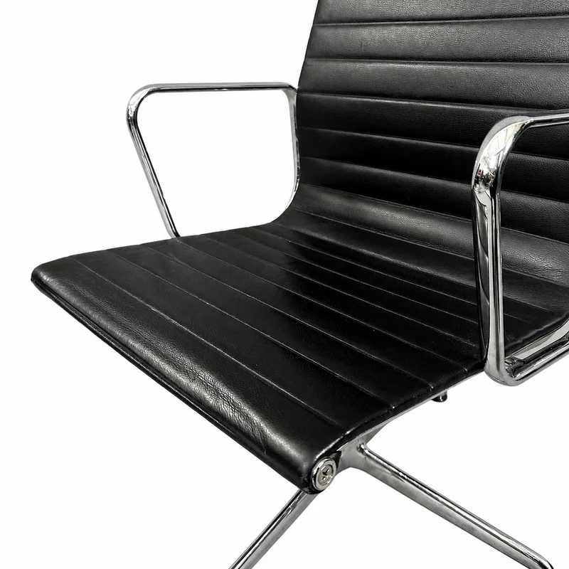 Vitra EA 108 Leder schwarz Chrom