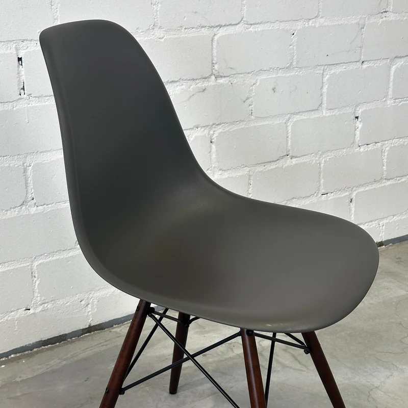 Vitra Eames Plastic Side Chair DSW granitgrau