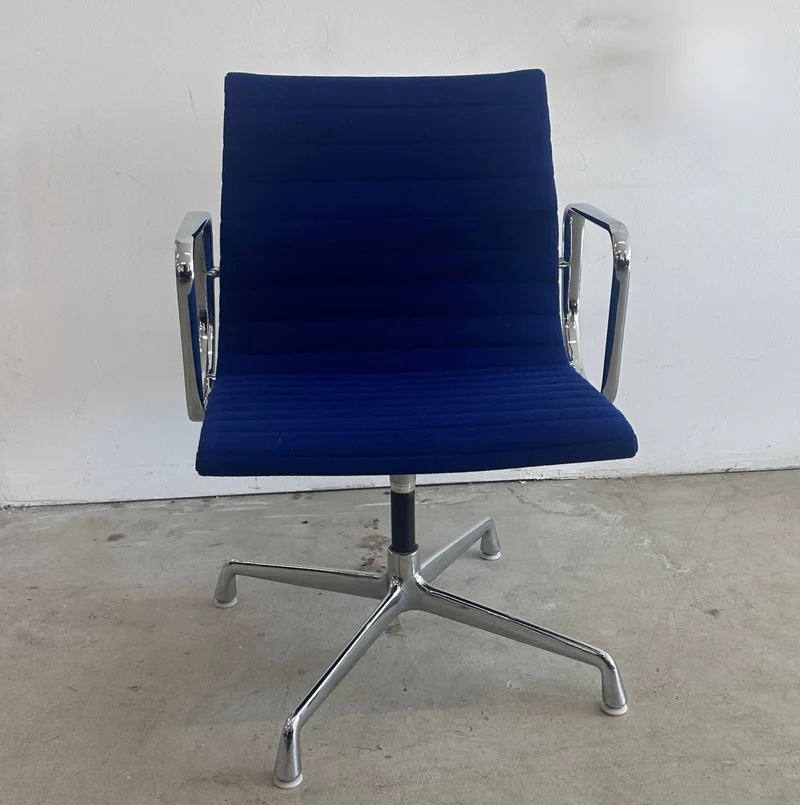 Vitra EA 108 Hopsak dunkelblau