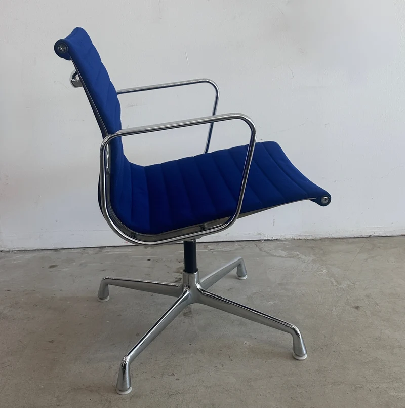 Vitra EA 108 Hopsak dunkelblau