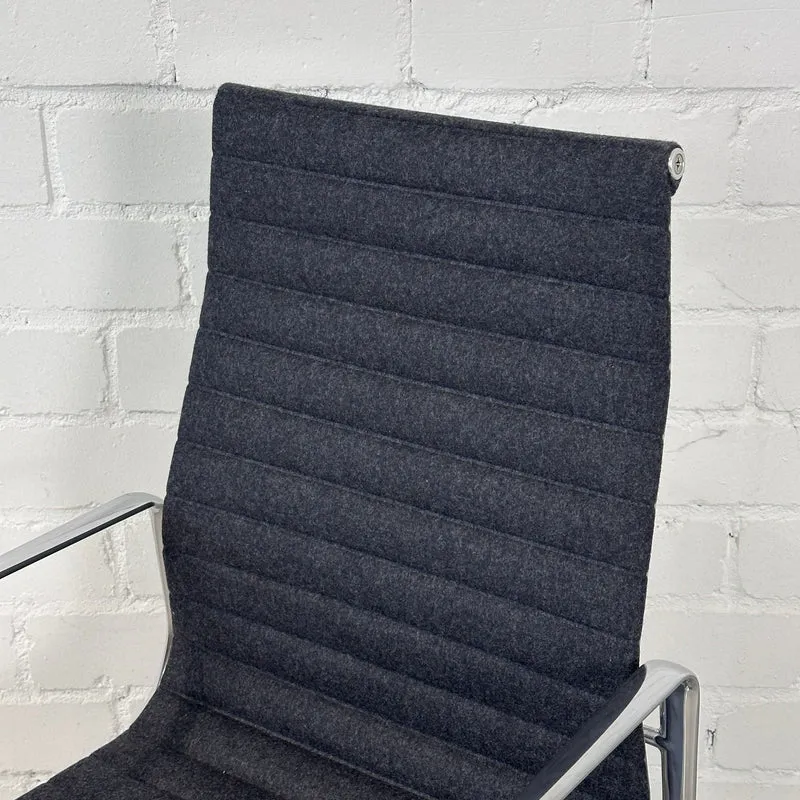 Vitra EA 119 Cozy dunkelgrau/anthrazit