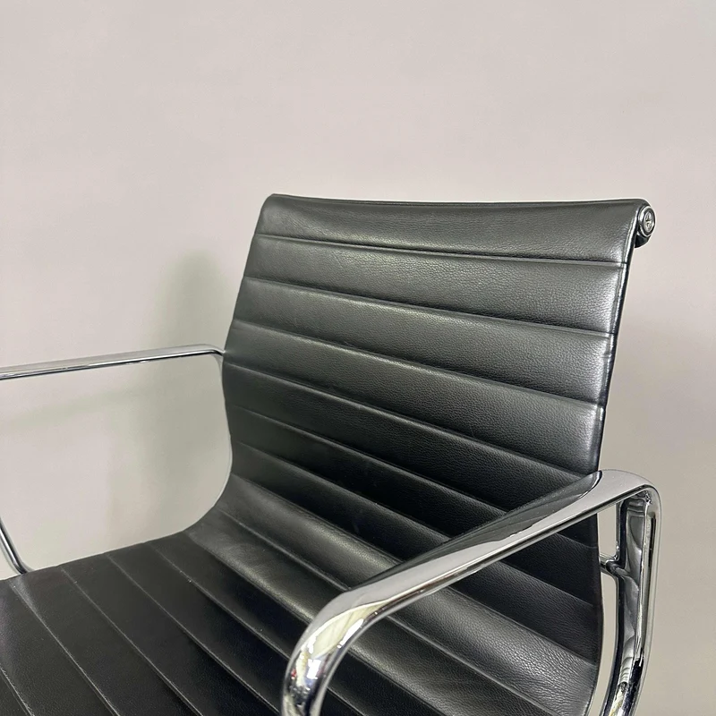 Vitra EA 108 Leder (beidseitig) schwarz