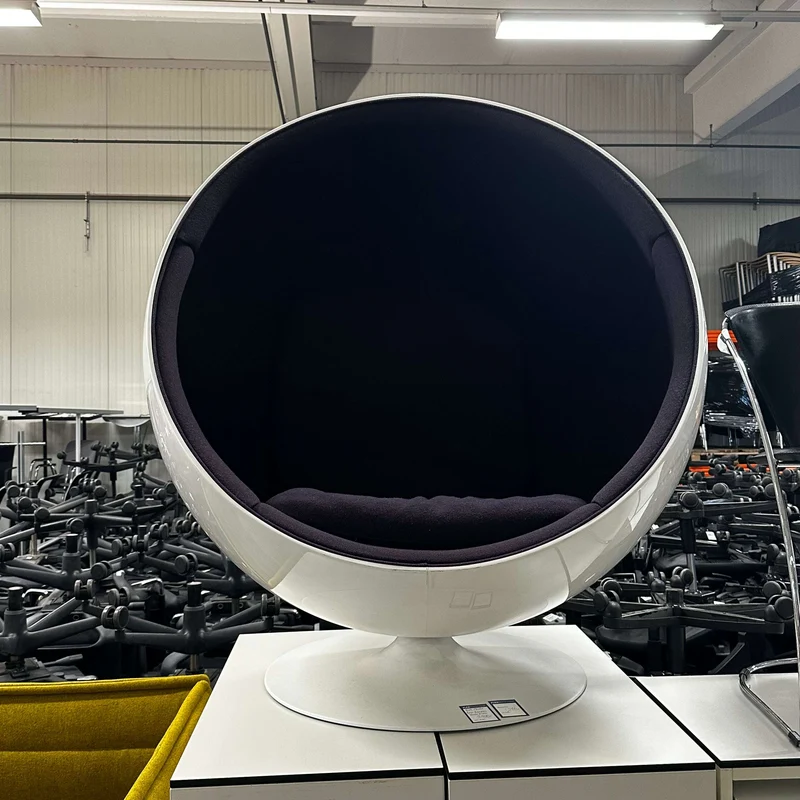 Eero Aarnio Ball Chair
