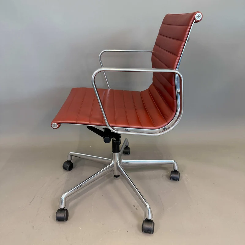 Vitra EA 117 Premium Leder terracotta