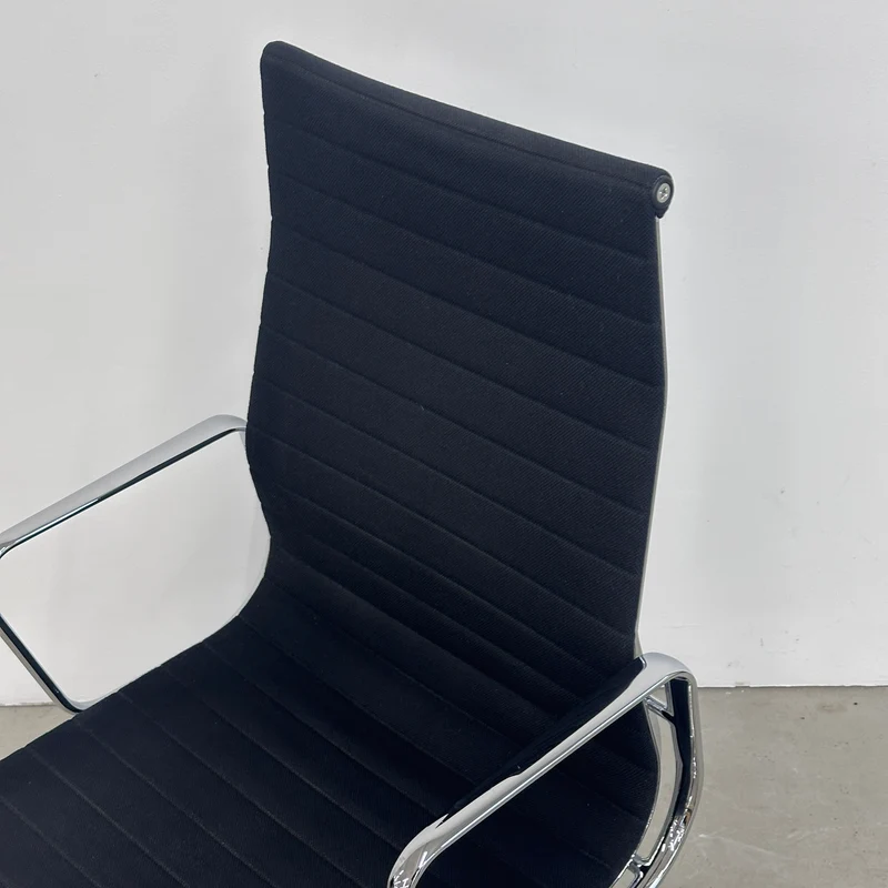 Vitra EA 119 Hopsak schwarz (Chrom)
