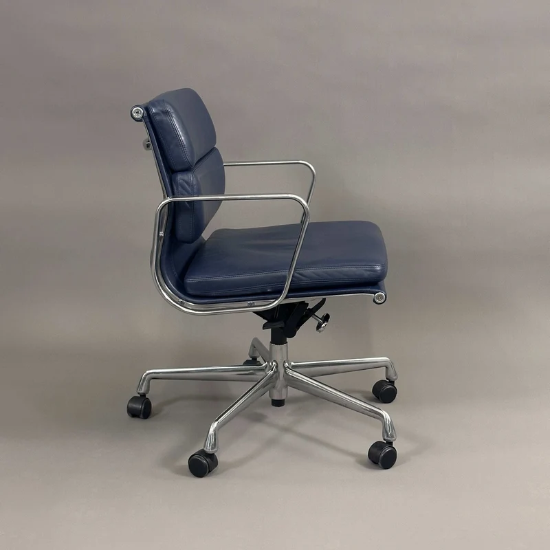Vitra EA 217 Premiumleder dunkelblau