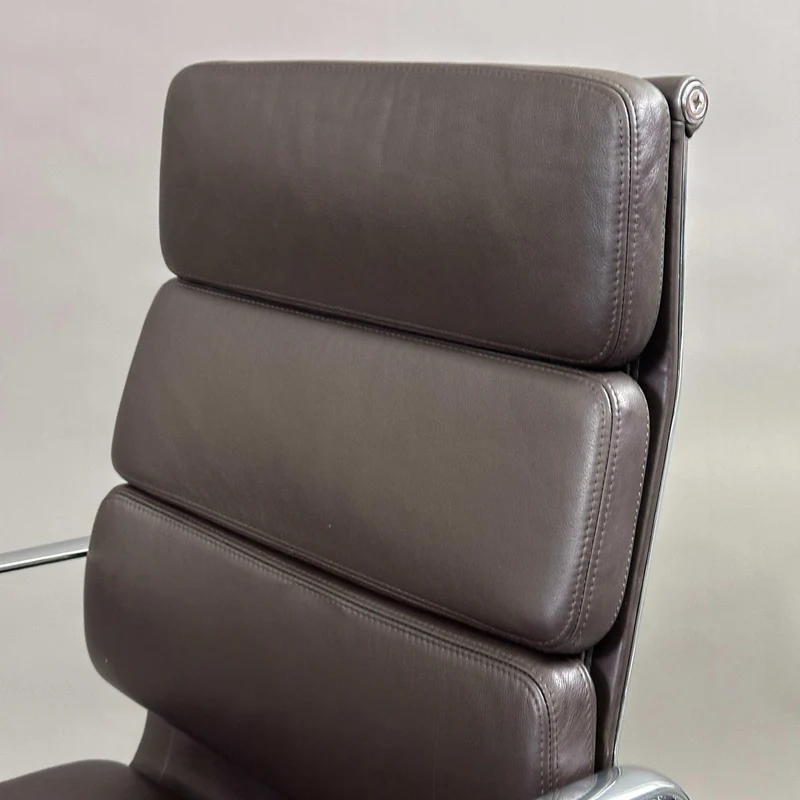 Vitra EA 219 Leder dunkelbraun