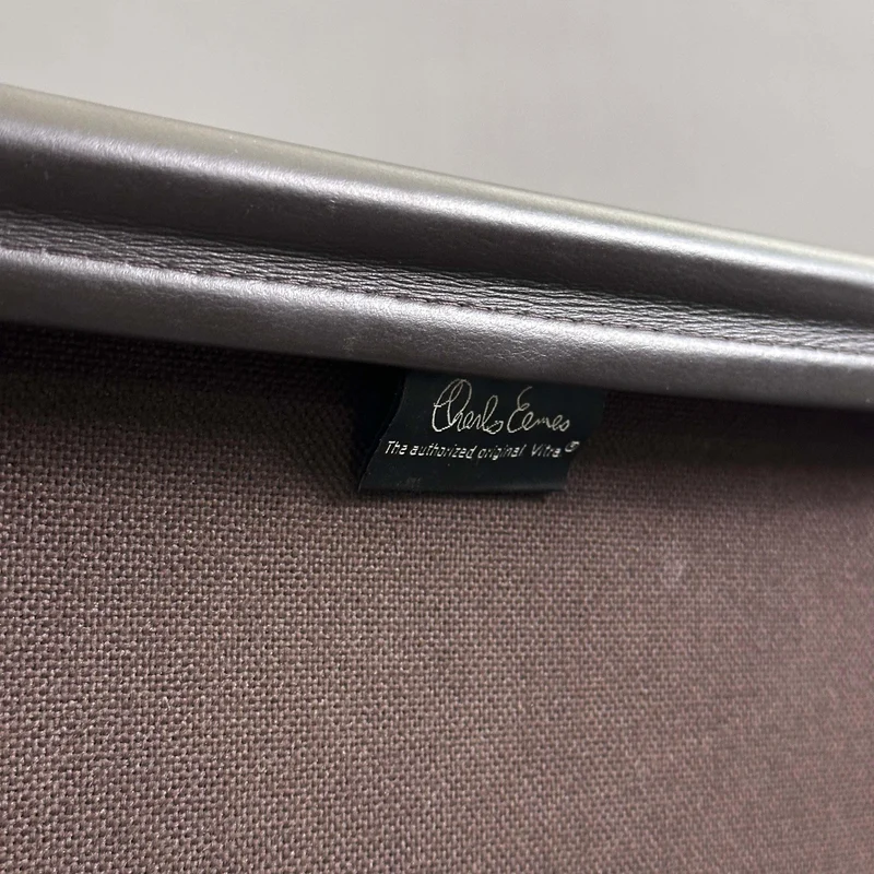Vitra EA 219 Leder dunkelbraun