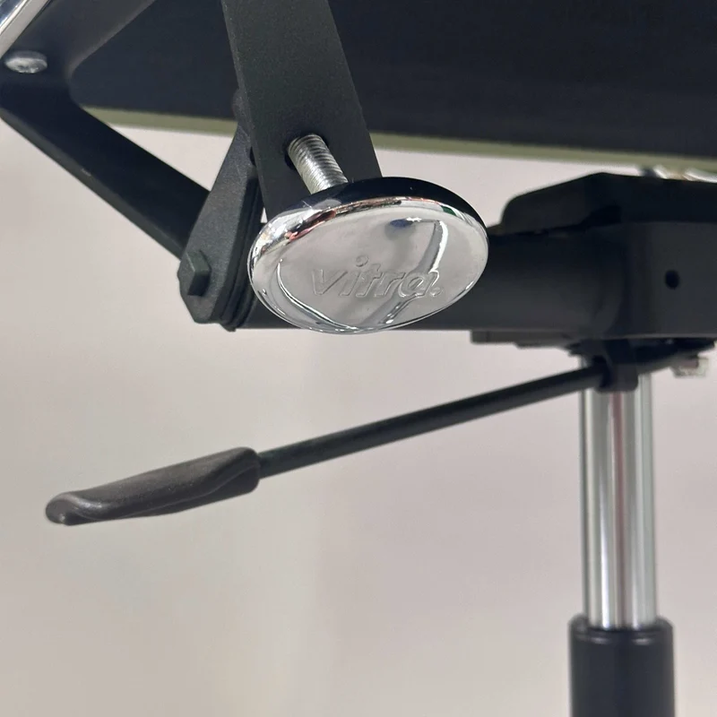 Vitra EA 219 Leder hellgrün