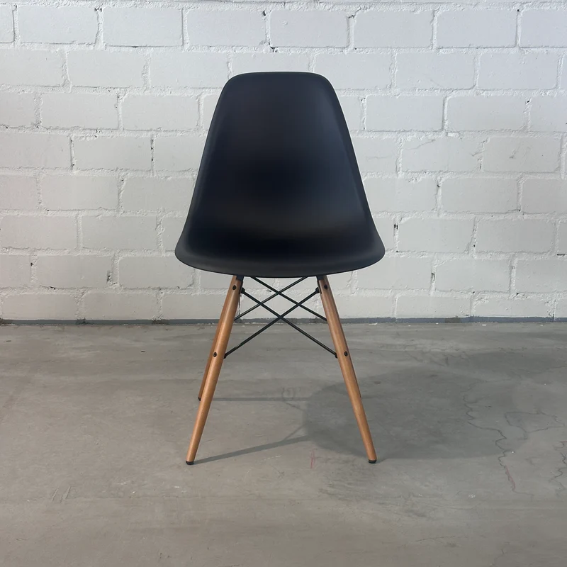 Vitra Eames Plastic Side Chair DSW schwarz