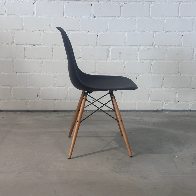 Vitra Eames Plastic Side Chair DSW schwarz