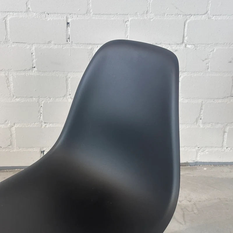 Vitra Eames Plastic Side Chair DSW schwarz