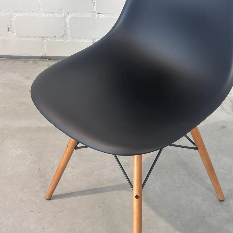 Vitra Eames Plastic Side Chair DSW schwarz