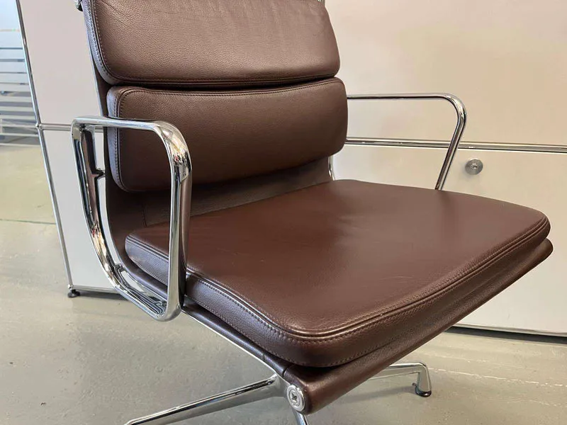 Vitra EA Soft Pad Chair 208 Kastanienbraun