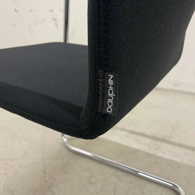 Dauphin Plenar 2 Konferenzstuhl stapelbar schwarz / Chrom