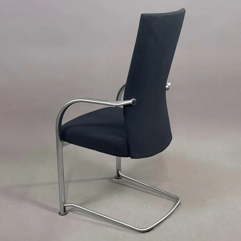 Fritz Hansen Spin Freischwinger schwarz chrom