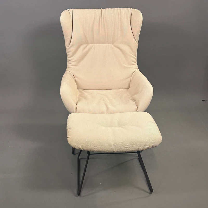 Freifrau Manufaktur Leya Wingback mit Hocker Stoff creme