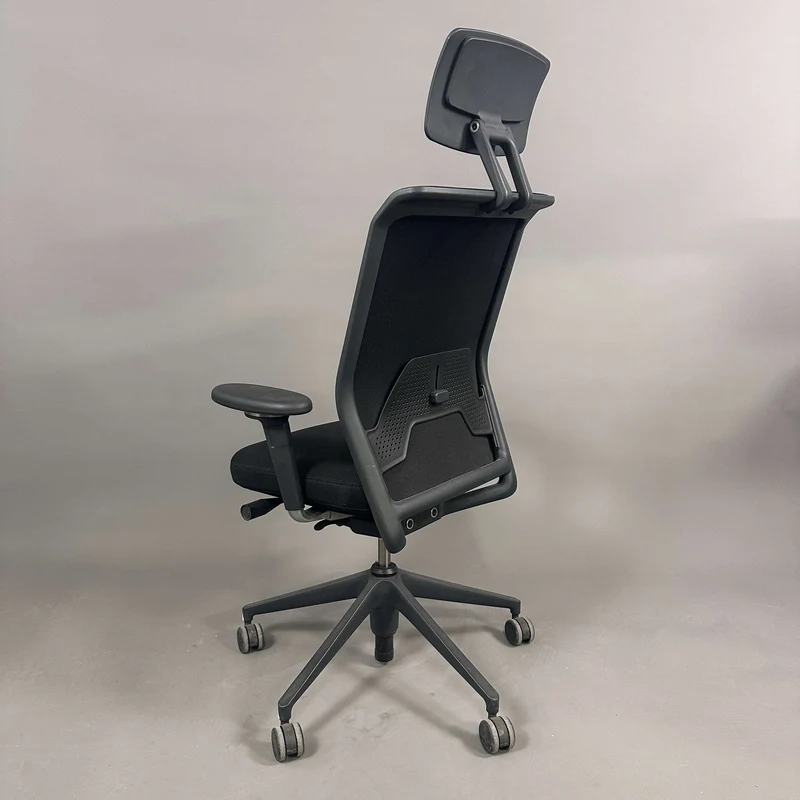 Vitra ID Mesh schwarz mit Kopfstütze