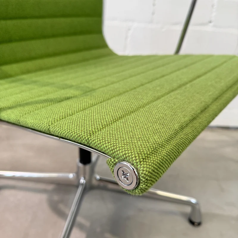 Vitra EA 108 Hopsak wiesengrün/wald