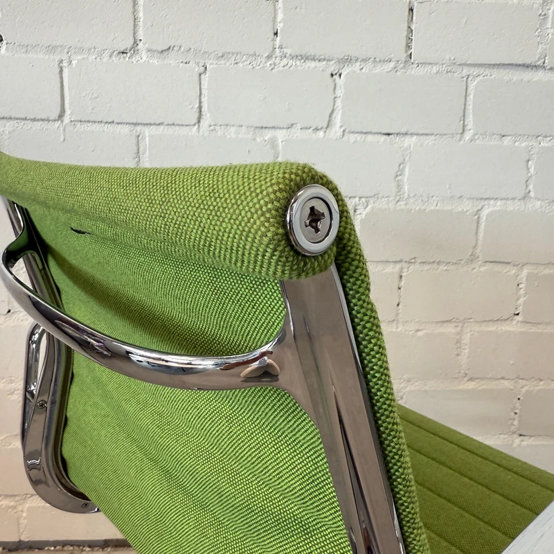 Vitra EA 117 Hopsak wiesengrün / wald