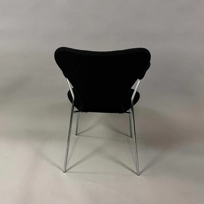 Fritz Hansen Serie 7 Stuhl gepolstert schwarz