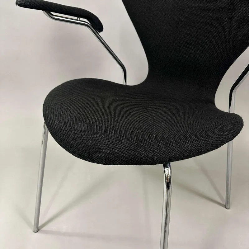 Fritz Hansen Serie 7 Stuhl gepolstert schwarz