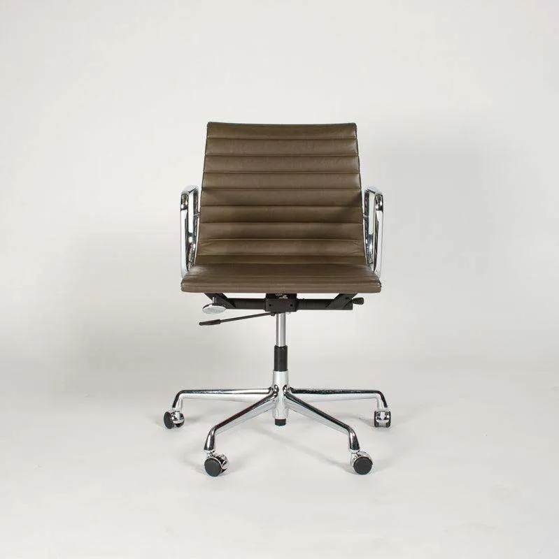 Vitra EA 117 Leder braun