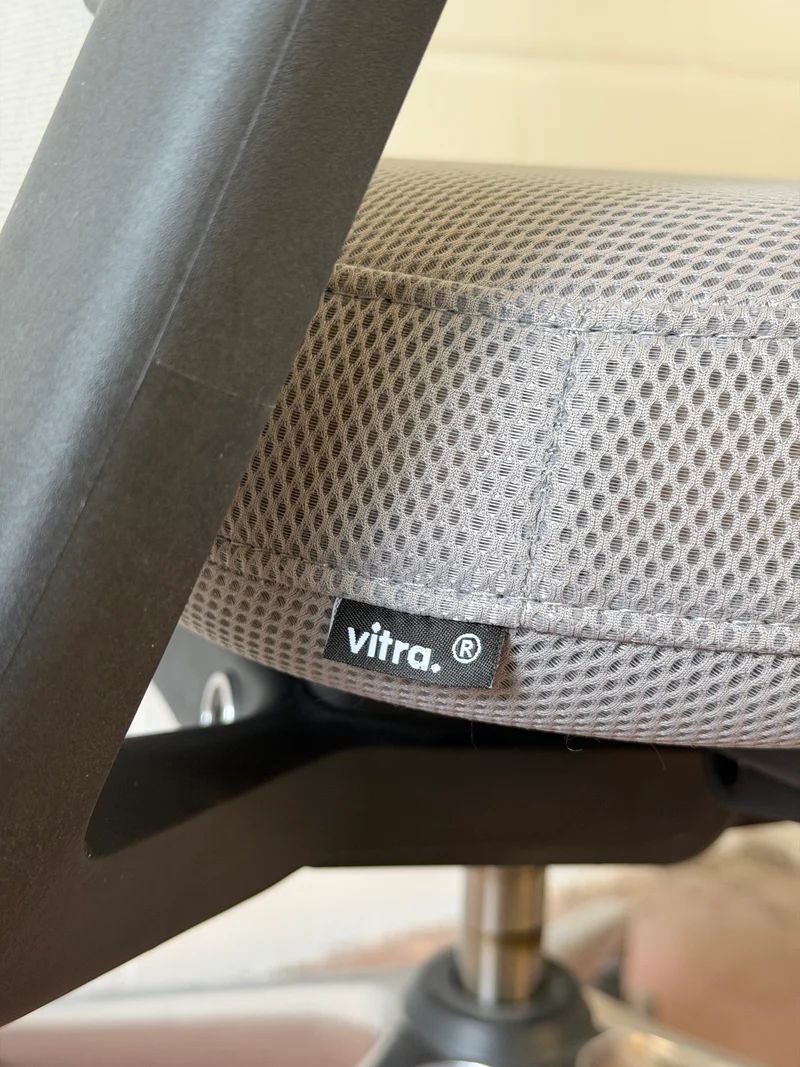 Vitra ID Mesh hellgrau
