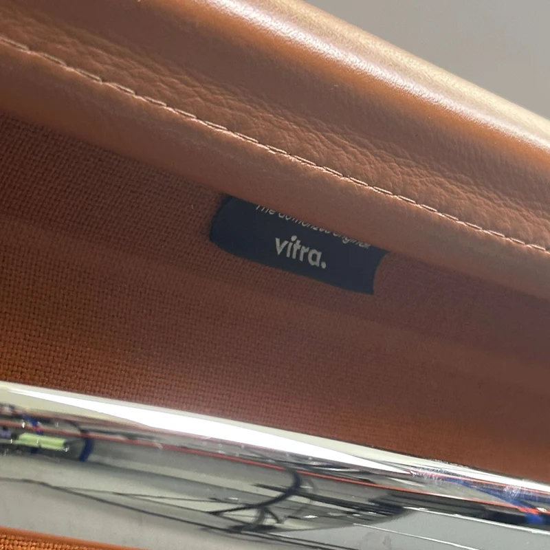 Vitra EA 117 Premiumleder hellbraun