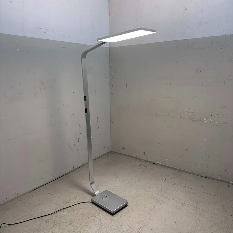 Nimbus Force One Stehlampe Chrom LED