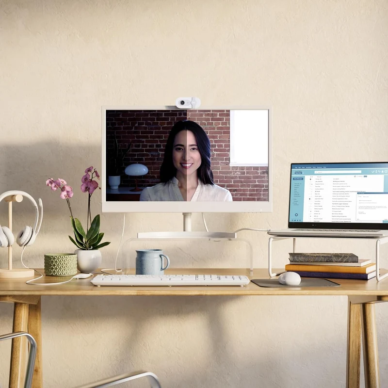 Logitech Brio 100 Full HD-Webcam für Meetings und Streaming, Auto-Lichtausgleich, integriertes Mikro