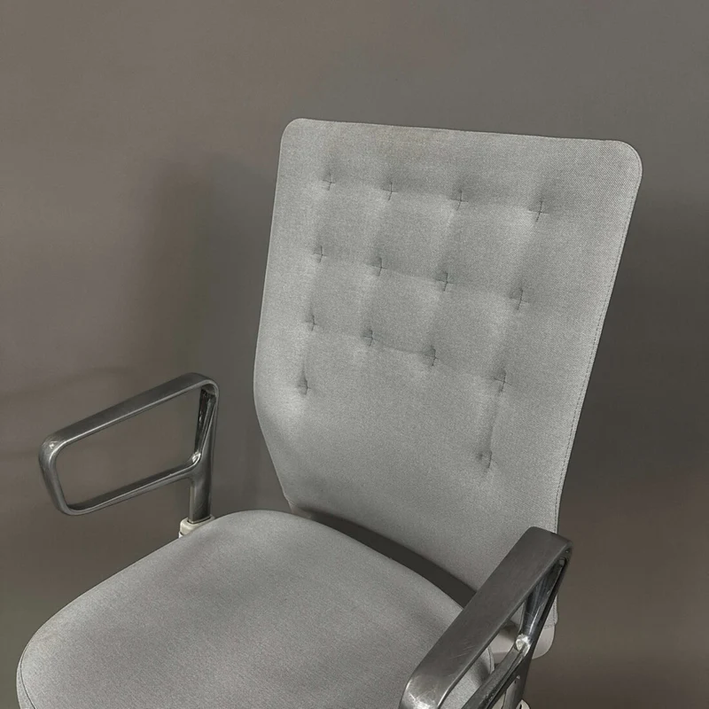 Vitra ID Trim hellgrau Ringarmlehne