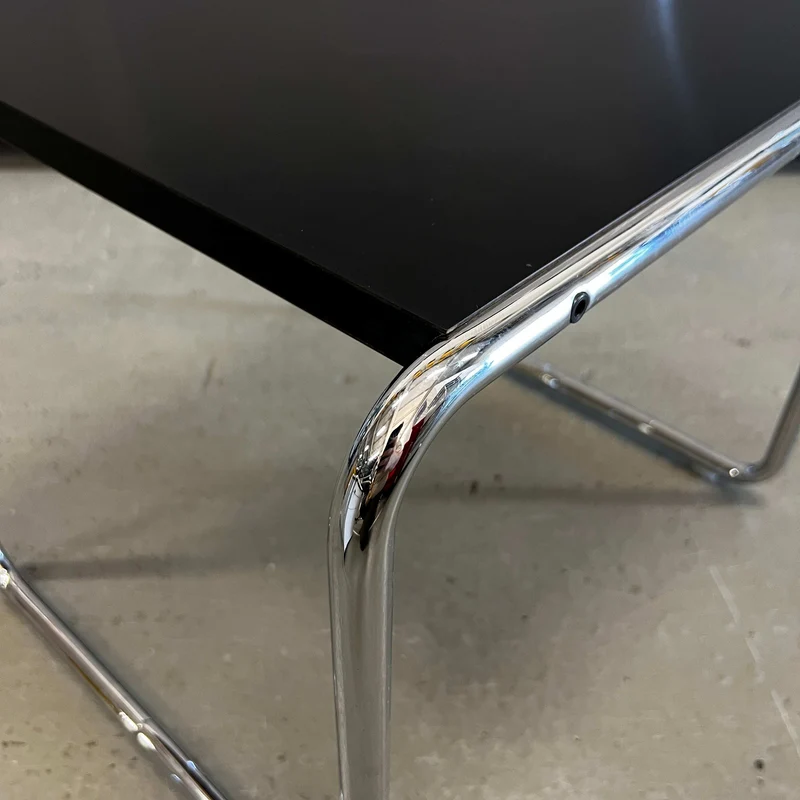 Knoll Breuer Laccio Beistelltisch schwarz