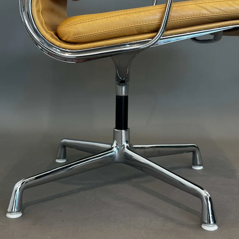 Vitra EA 208 Soft Pad Chair Leder hellbraun