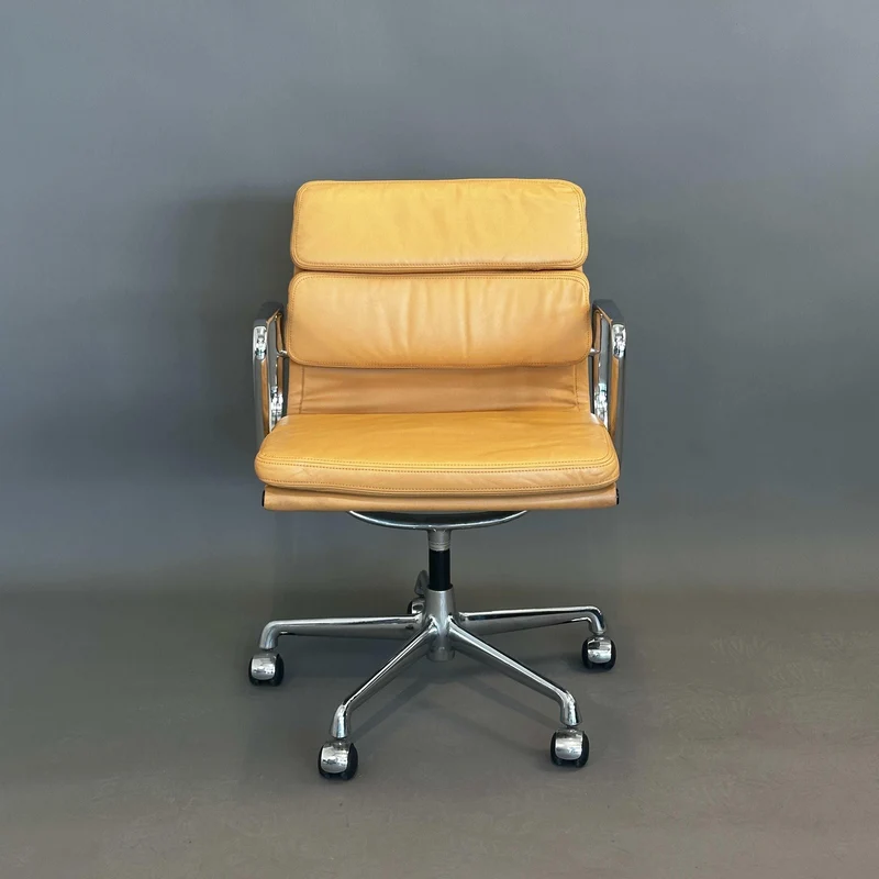 Vitra EA 217 Leder hellbraun