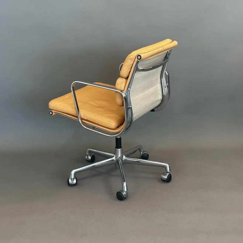 Vitra EA 217 Leder hellbraun