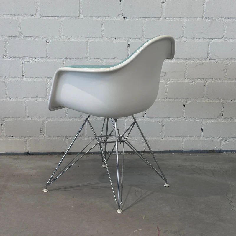 Vitra DAR Plastic Armchair weiß / türkis