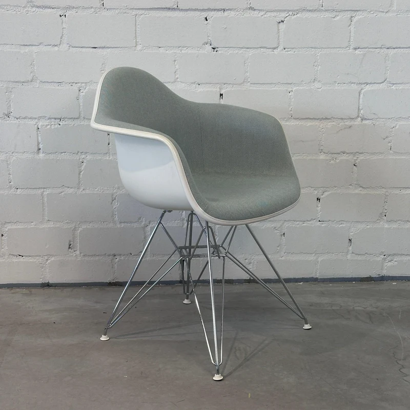 Vitra DAR Plastic Armchair weiß / grau