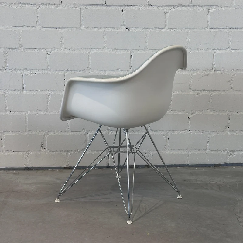 Vitra DAR Plastic Armchair weiß / grau