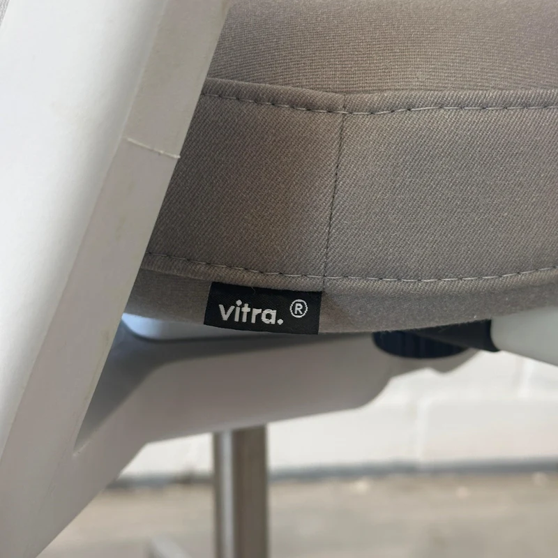 Vitra ID Mesh hellgrau